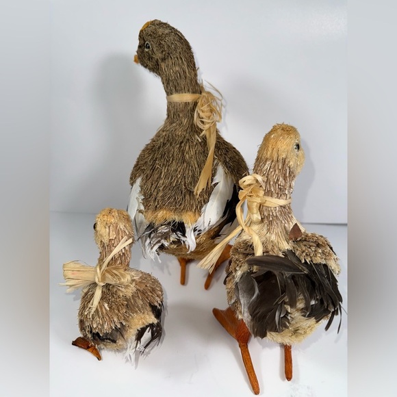 Vintage straw/feathers duck set of three -family - Picture 9 of 14